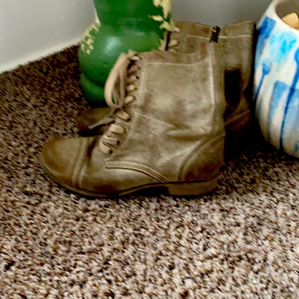 Steve Madden, lace up, combat boots.